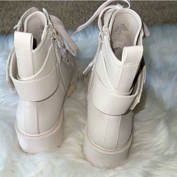 Guess Women’s Ankle Combat Boots Ivory New without Box.size 8.5 - Picture 5 of 9